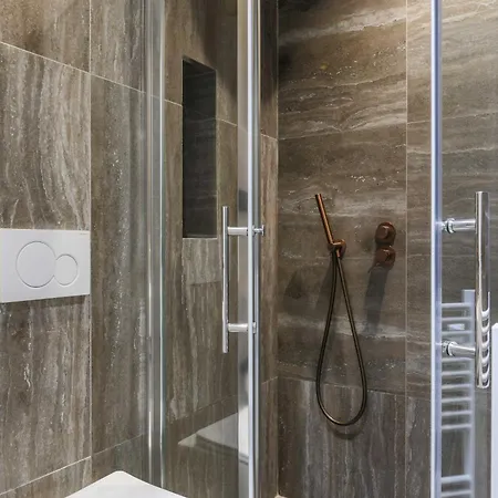 Perfect For Exploring - 2br-6p - Center Of *