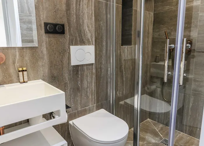 Perfect For Exploring - 2br-6p - Center Of アパート